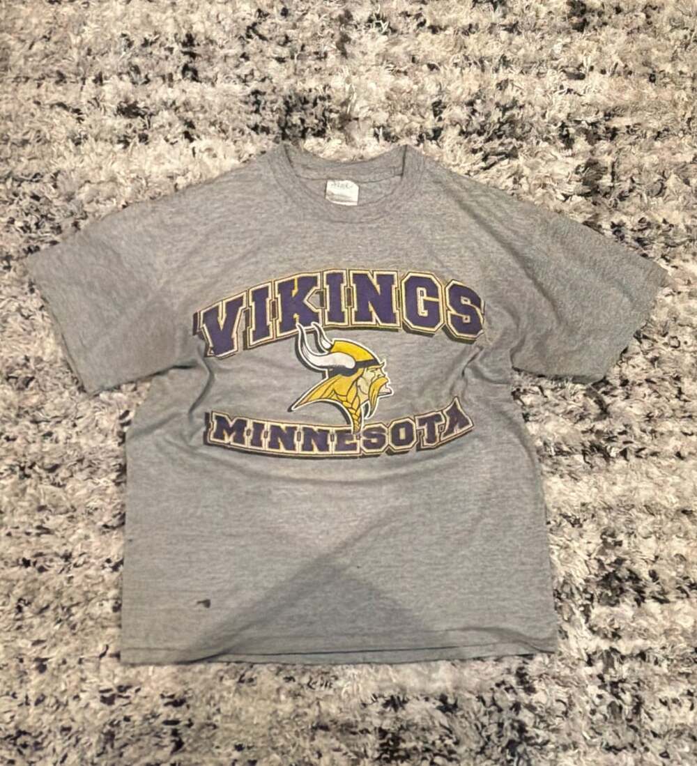M&O Knits Minnesota Vikings T-Shirt Size Medium Gray NFL Football